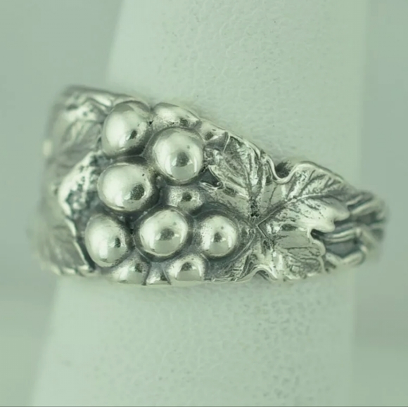 Grape Vine Sterling Silver Spoon Ring. Handcrafted. Sizeable #1123 - Picture 2 of 7